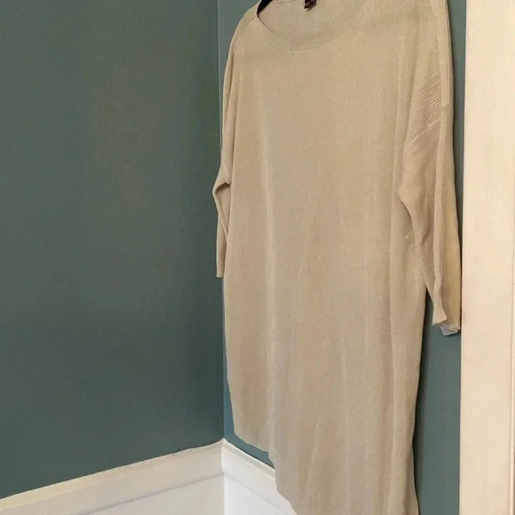 Lafayette 148 light gray asymmetrical hem 3/4 sleeve silk blend top xs/s - Picture 4 of 12